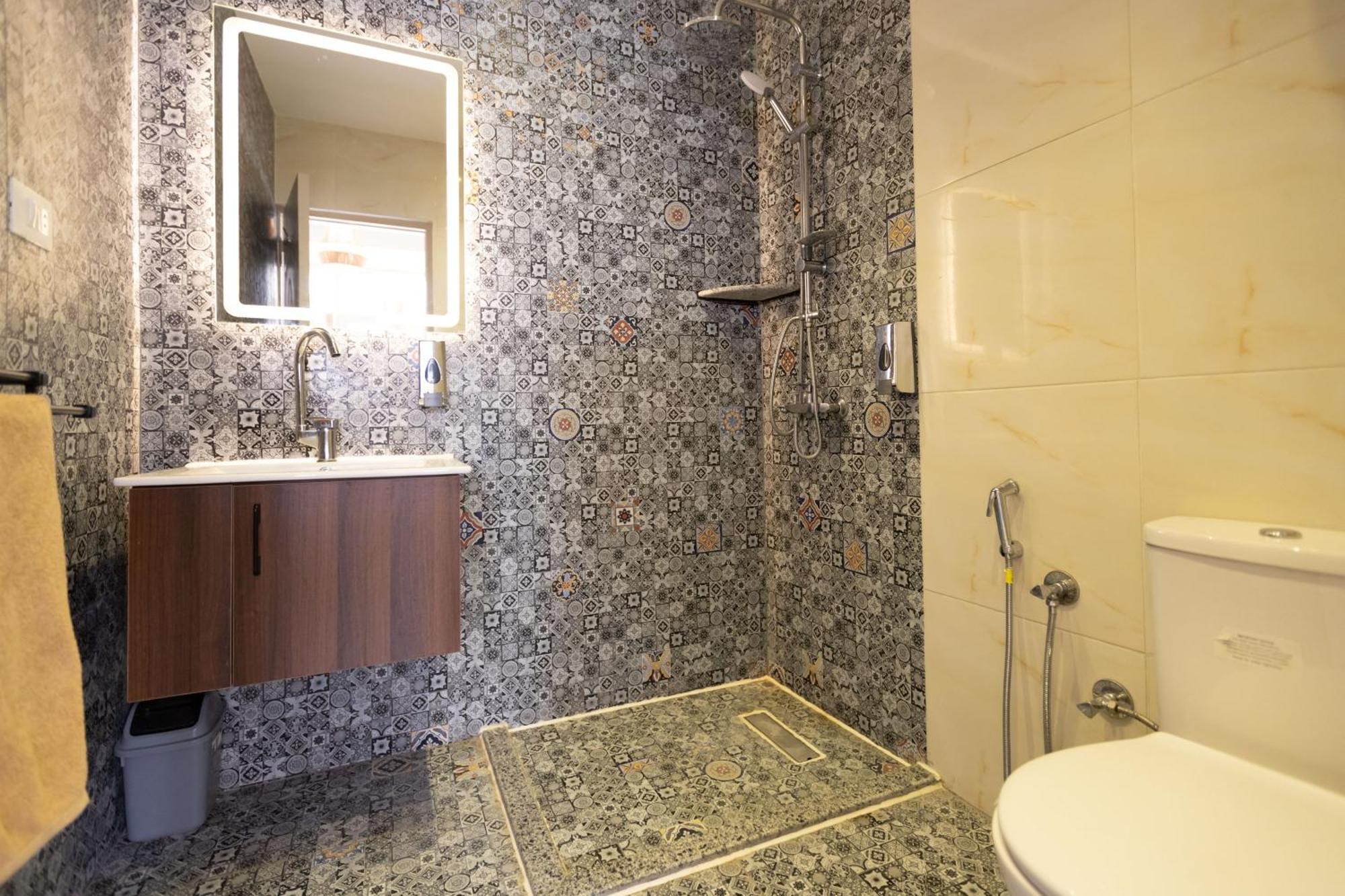 The Grand Pyramids View Hotel Kafret el-Gabal Rum bild