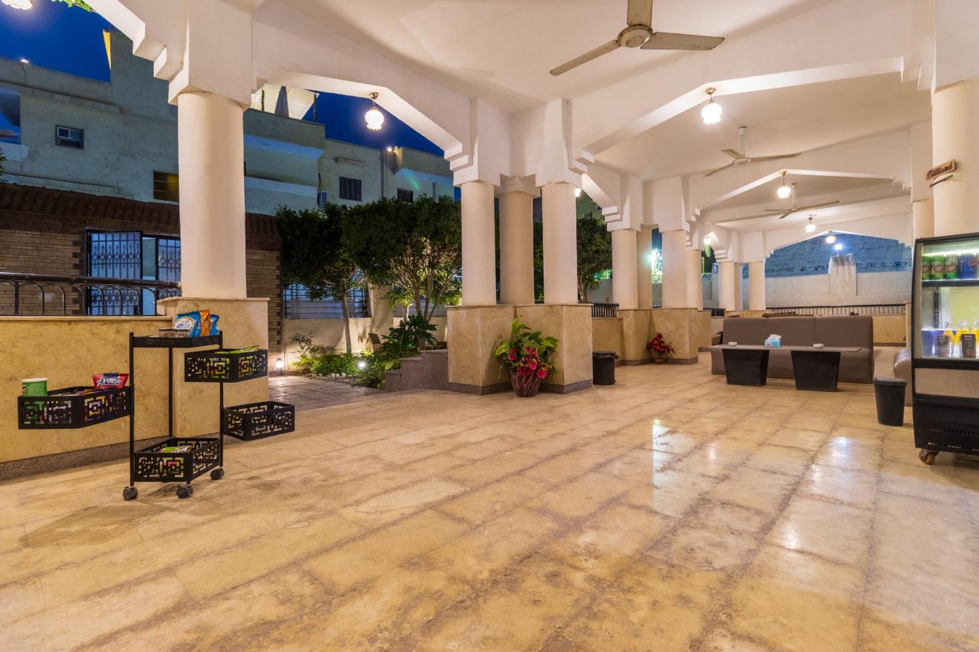 The Grand Pyramids View Hotel Kafret el-Gabal Exteriör bild
